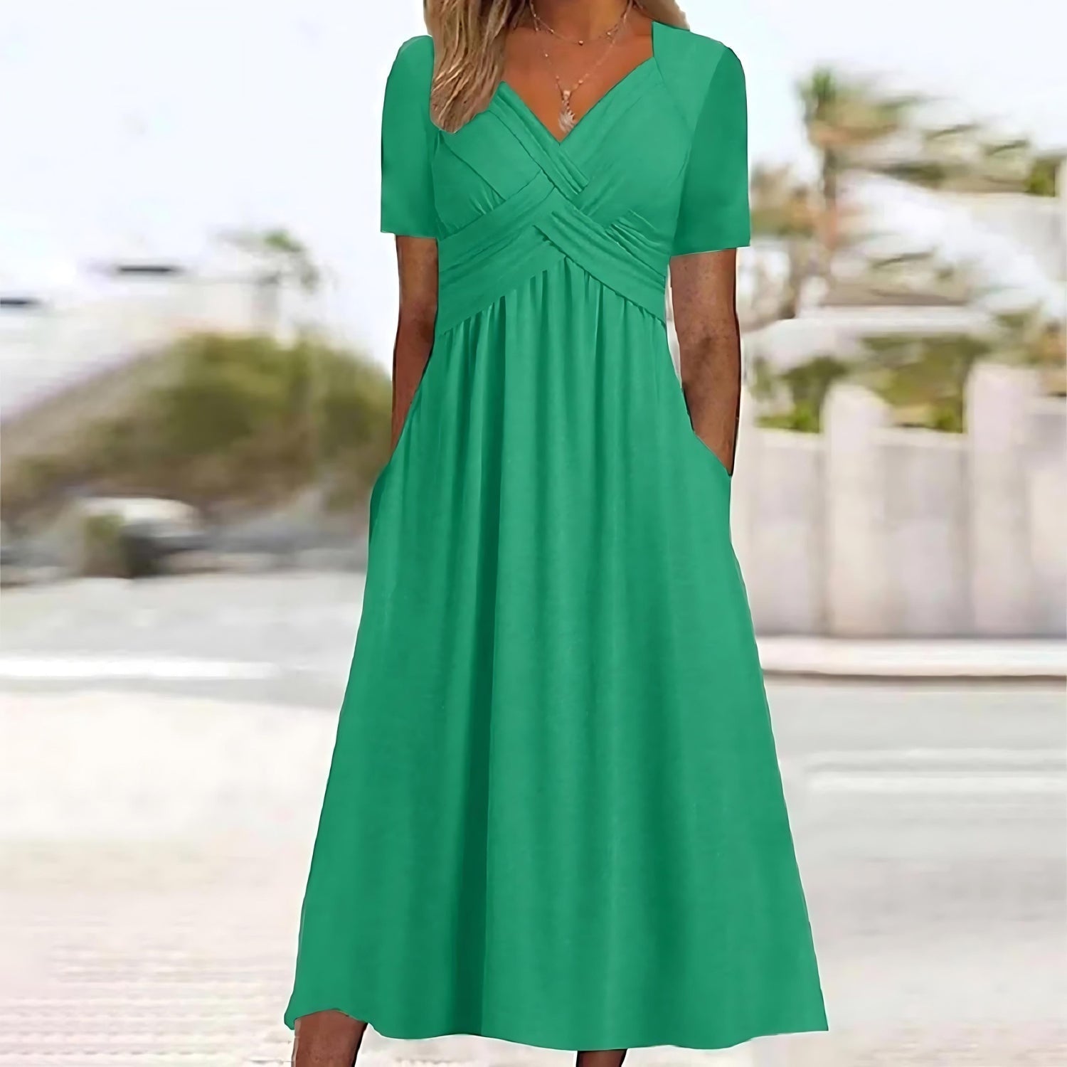 Vicky - Casual Elegance Midi Dress